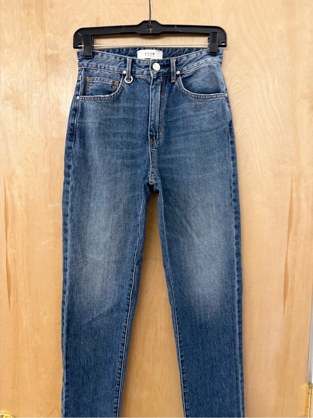 Neuw Lola Mom Super High-Rise Jeans - Zero Wash - Picture 9 of 16